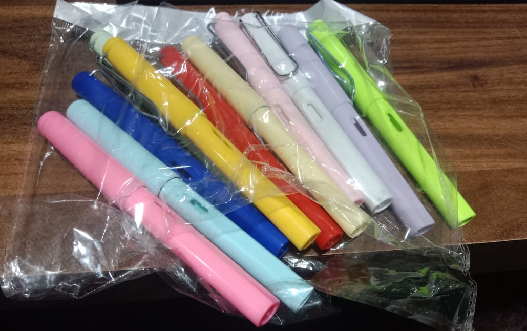 2-in-1 Everlasting Magic Pencil with Replaceable Eraser – Inkless, Reusable, Portable (1 Pc / Mix Color))